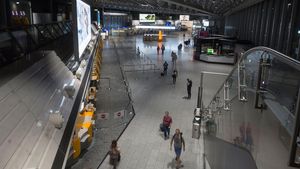 Atac cu gaz lacrimogen pe Aeroportul din Frankfurt! Bilanţul răniţilor