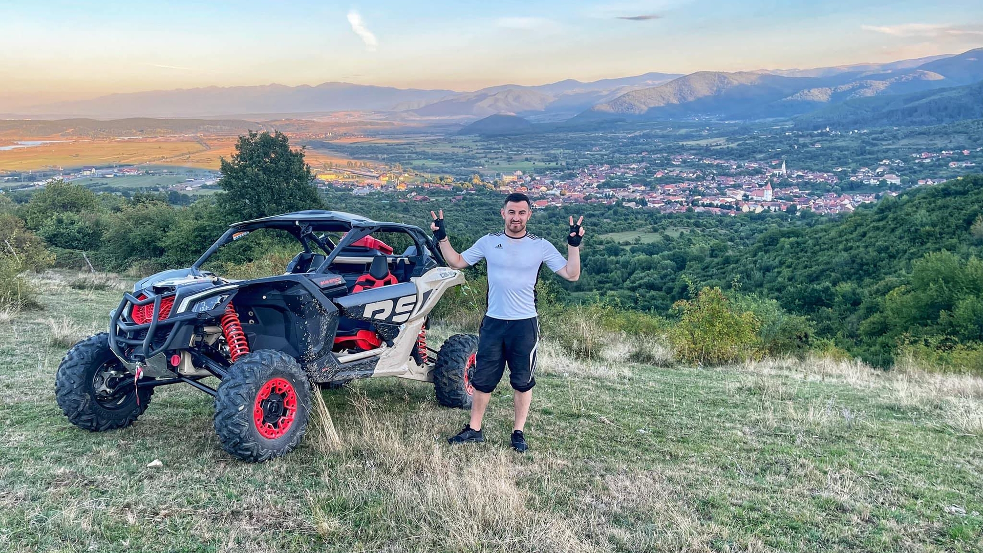 Iubita lui Cosmin Isăilă a făcut accident cu bolidul de lux. În ce hal a ajuns mașina după impact