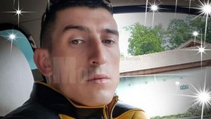 Șofer beat, prins de polițiști în timp ce făcea LIVE la volan