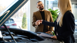 Taxă înmatriculare mașină 2026. Cât trebuie să plătești dacă îți cumperi un automobil