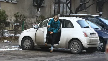 Imbracata excentric, o vedeta a starnit amuzamentul general mai ceva ca un clovn. Vezi aici despre cine este vorba