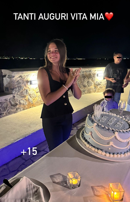 Maya, fiica Antoniei, a împlinit 15 ani! Ce tort simplu a avut și cum s-a distrat alături de mama ei