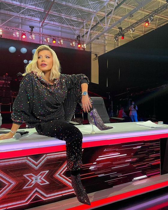Loredana Groza a încins platoul de la „X factor”. În ce rochie a apărut jurata