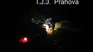 Drumeție cu peripeții. Trei tineri au sunat la 112, speriați de o viperă și de urmele unui urs VIDEO