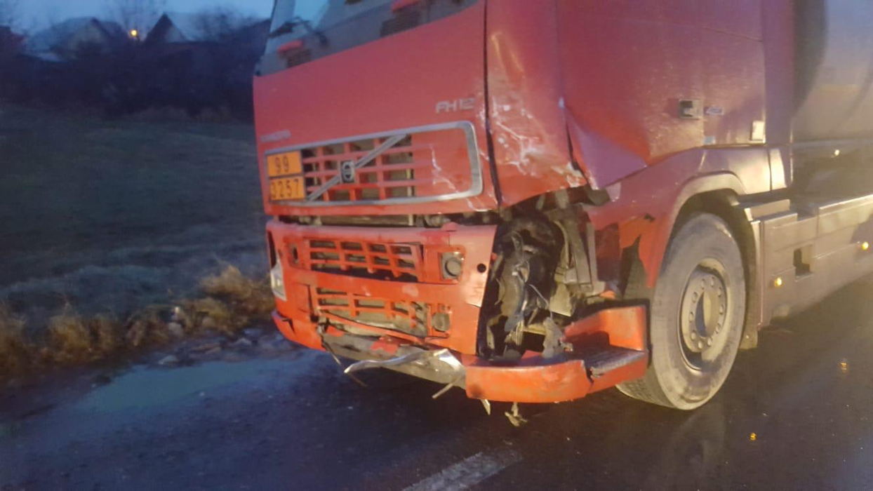 Grav accident în Prahova! Două persoane au rămas incarcerate