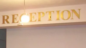 Receptionerul unui hotel din Bucuresti, arestat pentru fraudarea cardurilor clientilor