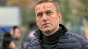 Aleksei Navalnîi și-a scris memoriile, în secret, cât timp era în închisoare. A început să și le scrie după ce a fost otrăvit