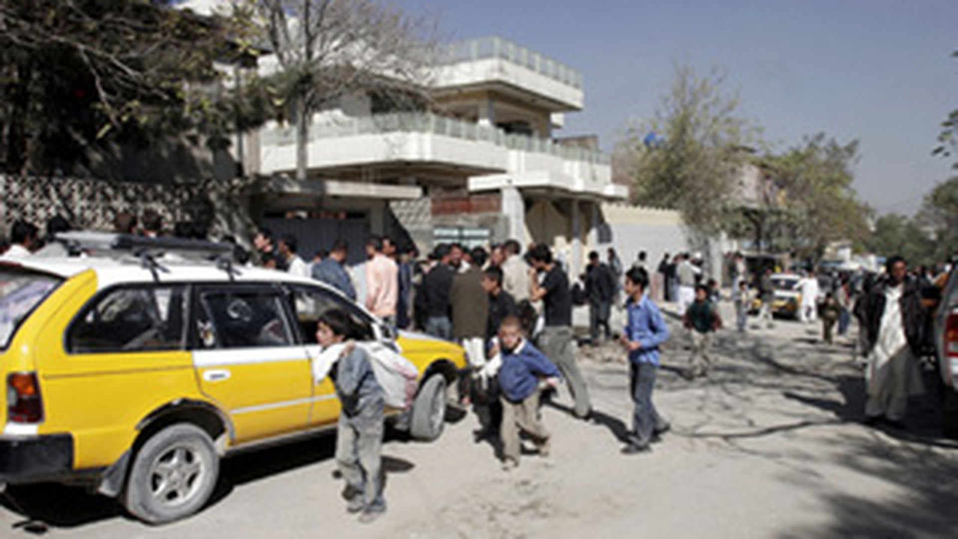 Zece persoane au murit in mai multe atacuri comise in Afganistan!