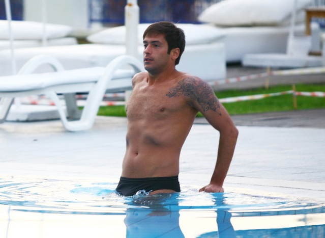Imagini inedite de la filmările celui de-al patrulea sezon al show-ului “Insula Iubirii”. Radu Vâlcan, primele impresii