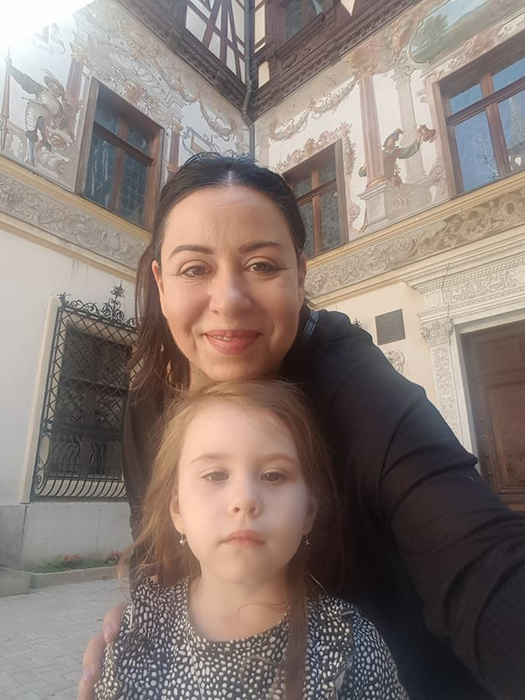 Isabela, fetiţa Oanei Roman, a tot avut probleme de sănătate în ultima perioadă