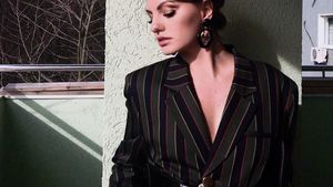 N-am mai văzut-o niciodată aşa! Alexandra Stan s-a făcut fată rea, cu tatuaje şi piercinguri!