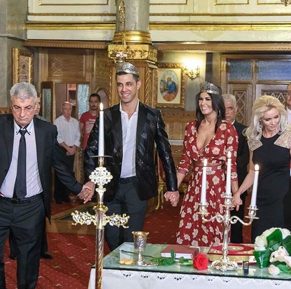 Tabloul complet al nunţii Oanei Zăvoranu cu Alex Ashraf! Bruneta a dezvăluit detalii picante din ziua cea mare. Ce gest a făcut soţul ei în faţa naşului
