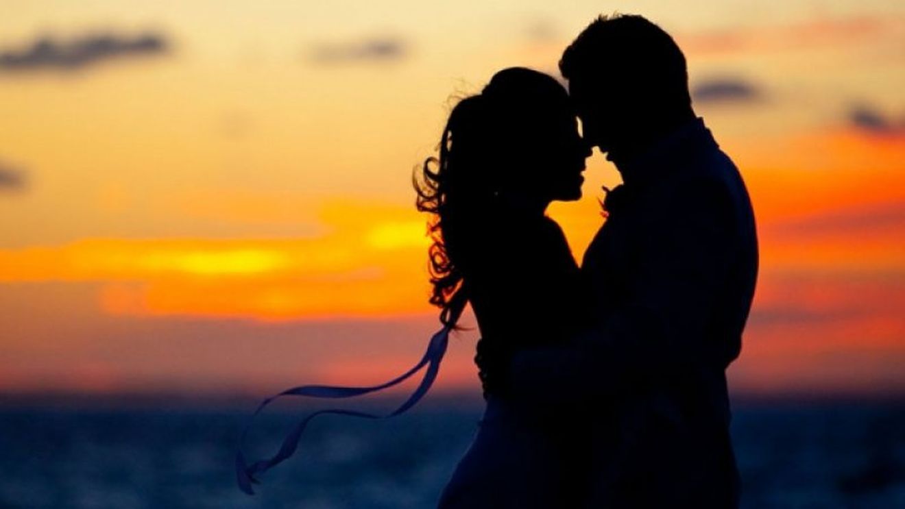 Cel mai nou cuplu din showbizul internațional! Cei doi actori nu s-au mai ferit de ochii lumii și s-au sărutat în public