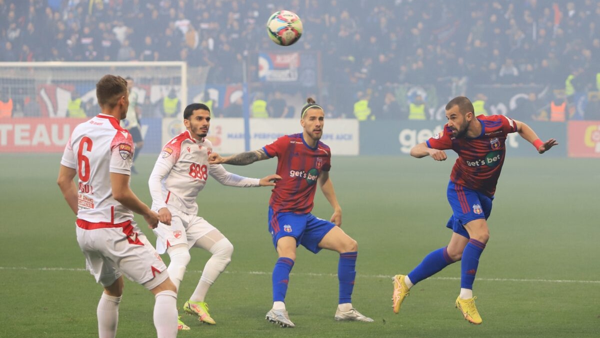 Steaua a câștigat derby-ul cu Dinamo. Roș-albaștrii au urcat pe primul loc al Ligii a 2-a