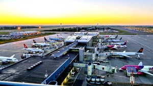 Ce trebuie să completeze persoanele care sosesc în țară pe Aeroportul Otopeni
