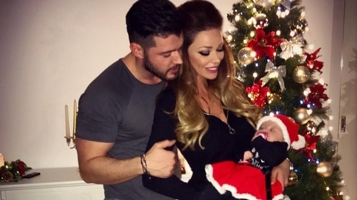 O minune de copil! Bianca Drăguşanu şi-a îmbrăcat fiica în Crăciuniţă şi e absolut adorabilă