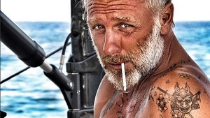 Gianluca Vacchi, aşa cum nu l-ai văzut niciodată! Ce ascundea sub birou excentricul personaj!