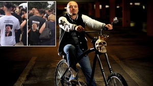 “Fratele” lui Puya a fost înmormântat. Florin Salam a cântat melodii de jale înainte ca sicriul să fie băgat în groapă