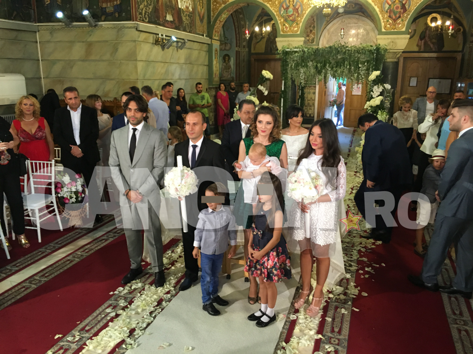 Eveniment grandios în Capitală! Primele imagini de la botezul fetiţei lui MARIAN VANGHELIE!