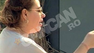 Oana Roman surprinsa intr-o ipostaza incredibila! Vedeta incerca sa recupereze 500 euro de la un cersetor!