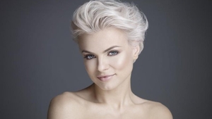 Jojo îşi dezvăluie trucurile sale de înfrumuseţare! Uite cum se îngrijeşte blondina pentru a fi într-o formă de zile mari!