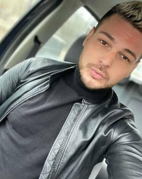 Răzvan Botezatu, dezvăluiri dureroase despre copilăria sa: „Uși sparte, țipete, bătăi…”