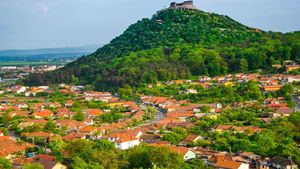 Localitatea din România în care se află cel mai mare zăcământ de aur. Este evaluat la peste 10 miliarde de dolari