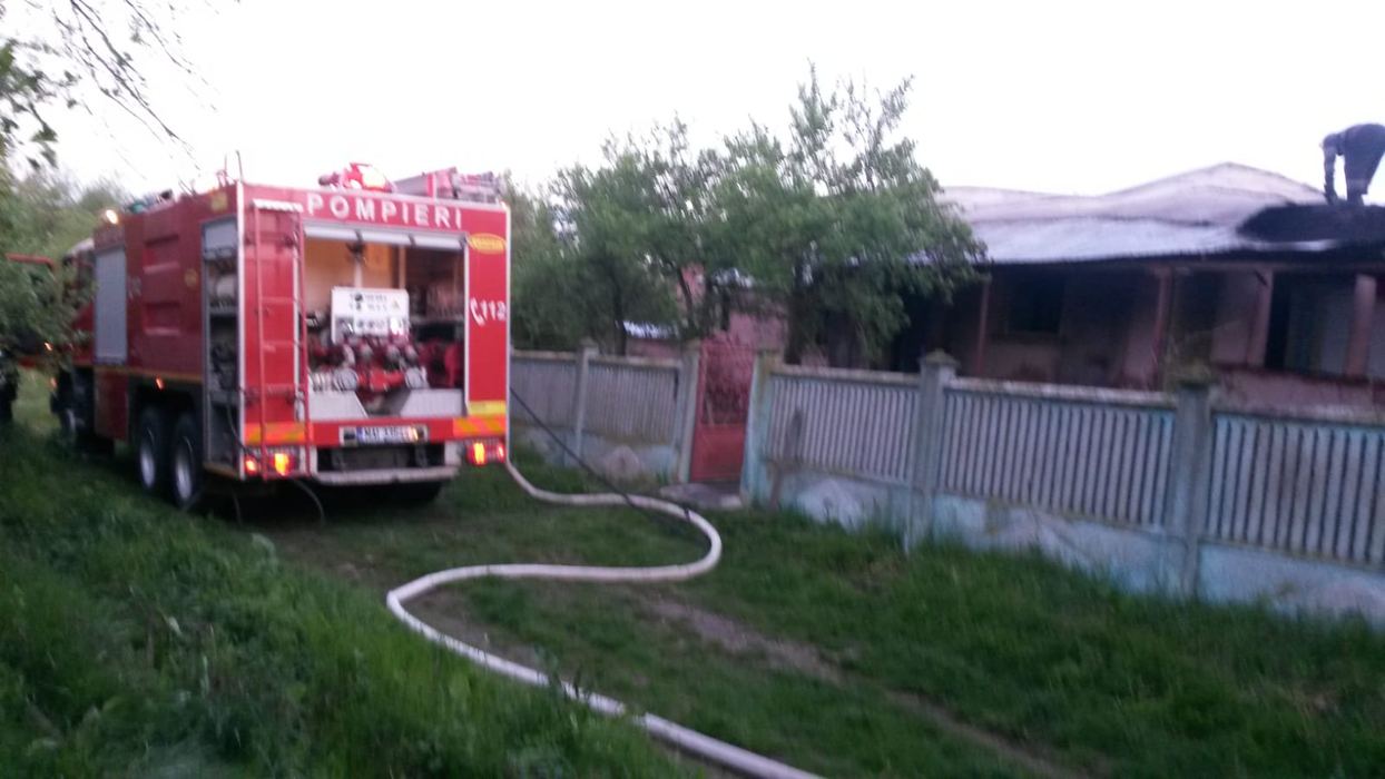 Unui teleormănean i-a ars casa chiar în noaptea de Înviere