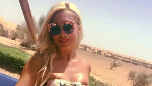 RALUCA ZENGA s-a pozat în costum de baie, dar... Detaliul jenant care a apărut în fotografie