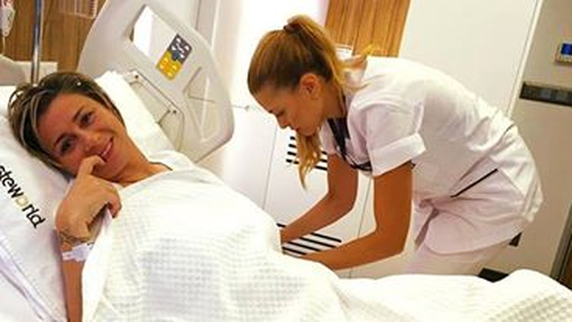Si-a schimbat SILICOANELE de teama cancerului! Cum si-a ales Anamaria Prodan noile implanturi! "Mi-am pus unele mult mai..."