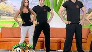 VIDEO Roxana Vancea a facut exercitii pentru bust: "Roxana, te rog, scoate pieptul mult!" - Uite cum s-a descurcat "vecina"