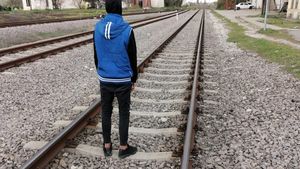 A jucat „Adevăr sau provocare” și a ajuns după gratii. Un tânăr giurgiuvean a lăsat fără comunicații linia CFR dintre Giurgiu și Ruse