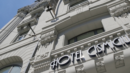 Agonia care a transformat-o in stafie in putul liftului de la Hotel Cismigiu! Filmul celei mai terifiante legende din Bucuresti!