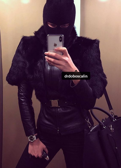 Bianca Drăguşanu ”fentează” ridurile cu ajutorul terapiei vampir
