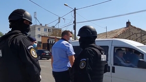 Paranghelie în plină pandemie. Peste 40 de romi din Craiova au participat la o logodnă, iar ”mascații” au intervenit