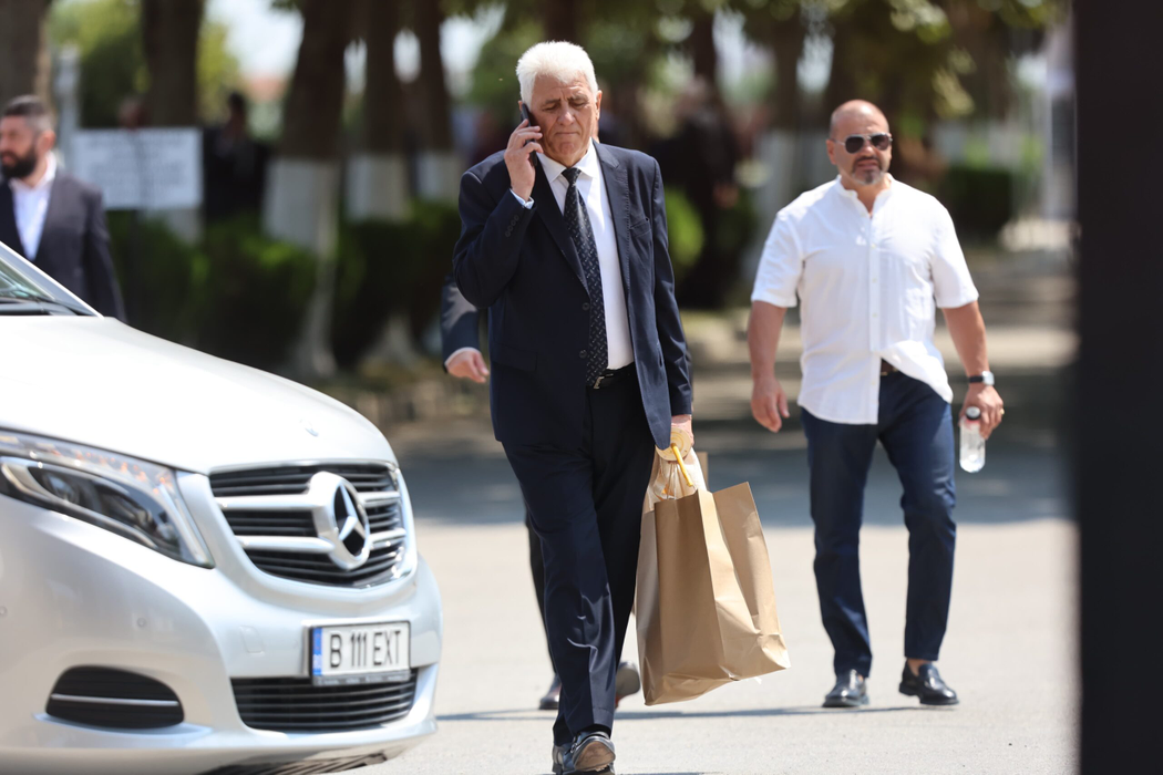 Cât a costat înmormântarea lui Ion Iliescu? 7.000 euro dintr-un foc doar pe sicriu și dric
