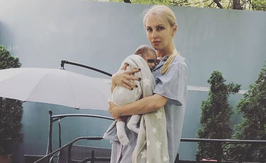 Bomba sexy Andreea Spătaru, mamă cu normă întreagă