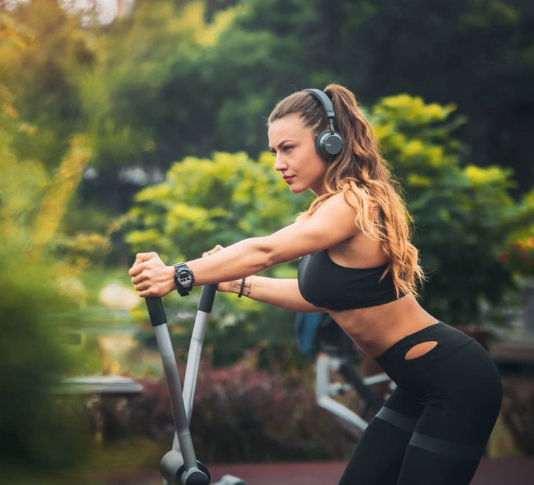Alexandra Grapa, sexy-antrenoarea de fitness