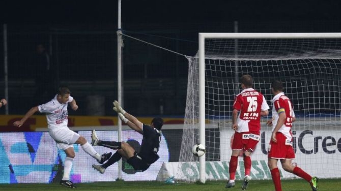 Gloria Bistrita a invins pe Dinamo cu 3-2: "cainii" bifeaza al treilea meci consecuriv fara victorie in Liga I!