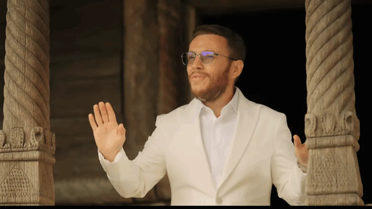 Scandal monstru cu Florin Cercel! A filmat un videoclip în curtea unei biserici și...