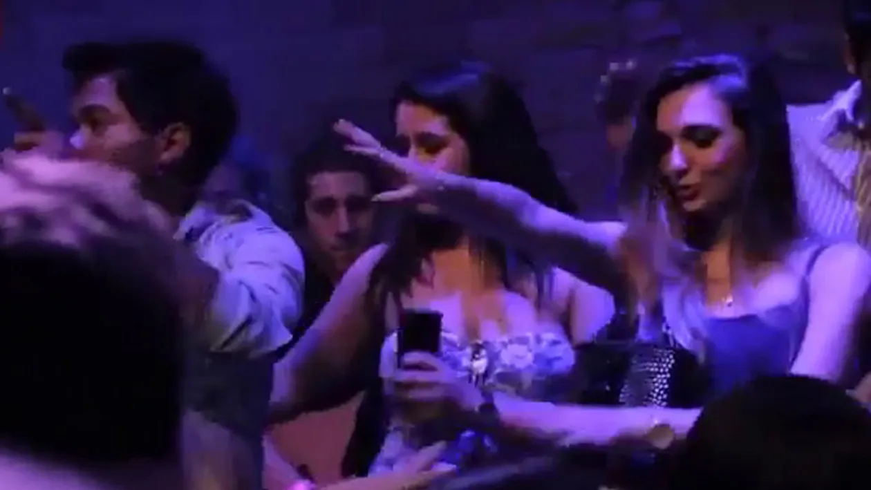 VIDEO Ti-a placut sa dansezi Ai si eu te pego?! Uite aici coregrafia hitului care rupe topurile Eu quero thcu, eu quero tcha - La vara va face senzatie la mare