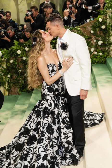 Celebrities attend the 2024 Met Gala Celebrating ‘Sleeping Beauties: Reawakening Fashion’ at The Metropolitan Museum of Art in New York City

Featuring: Allison Williams, Alexander Dreymon
Where: New York, United States
When: 06 May 2024
Credit: Michael Stewart/INSTARimages.com,Image: 870864229, License: Rights-managed, Restrictions: , Model Release: no