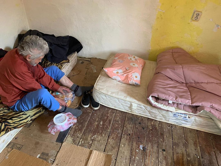 Brigitte Sfăt, gest impresionant pentru un bătrân de 78 de ani, pe care l-a întâlnit pe stradă. “Era cu lacrimi în ochi! L-am dus la…” Toți ar trebui să-i urmeze exemplul