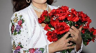 Irina Loghin, o vegetariana convinsa, si-a tratat pana acum bolile cu leacuri babesti! N-a fost niciodata bolnava si arata foarte bine la varsta ei!