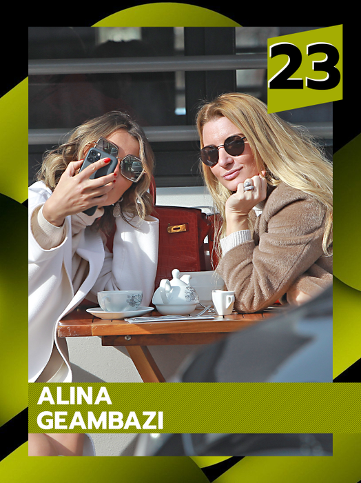 TOP 50 de vedete care au înfierbântat rețelele! Mădălina Ghenea, Bianca Drăgușanu și Antonia au transformat selfie-ul în artă
