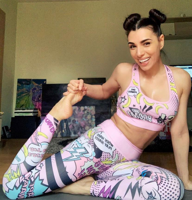 Sorana (ASIA) spune că relația cu iubitul ei e perfectă, dar că îi este frică să facă un copil: ”Nu vreau să aduc pe lumea asta diabolică pe cineva atât de firav!”