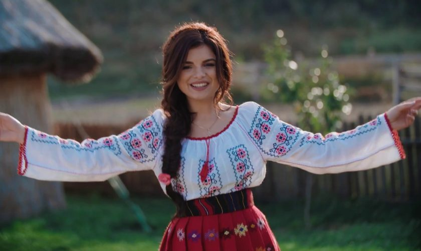 Ana Maria Ababei, una dintre cele mai sexy cântărețe de muzică populară