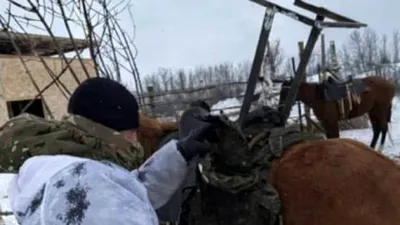 VIDEO Calul cu internet prin satelit, „arma” improvizată a soldatului rus pe frontul ucrainean. „Acesta este designul, funcționează”