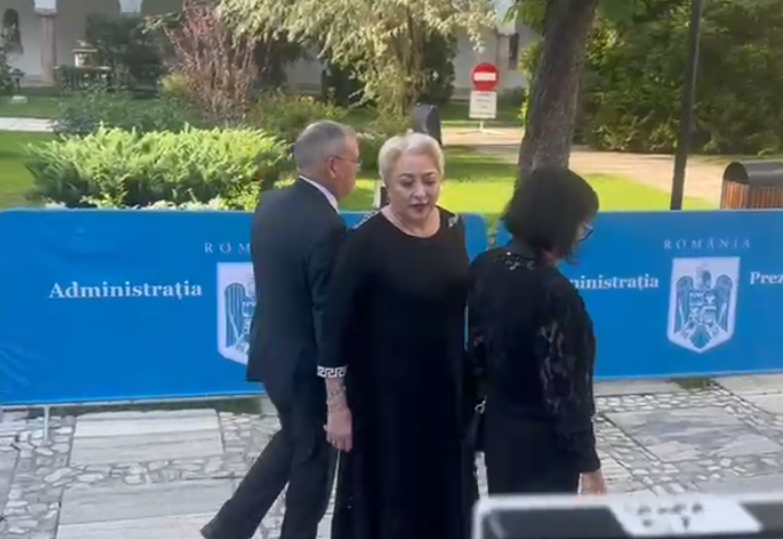 Cum a apărut Viorica Dăncilă la priveghiul lui Ion Iliescu? Toate privirile s-au întors către ea