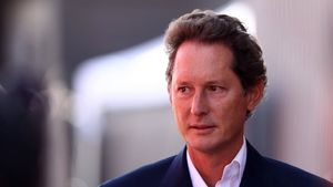 Ce a putut să facă John Elkann, șeful Ferrari, ca să scape de închisoare. Procurorii au fost de acord cu înțelegerea